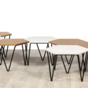 Ensemble de sept tables
