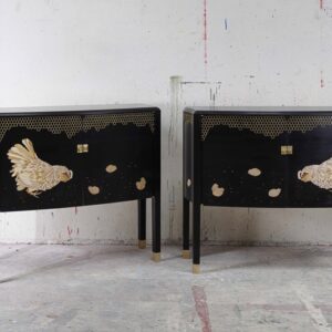 Paire de meubles Poule à deux portes