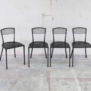 Quatre chaises en bronze
