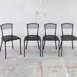 Quatre chaises en bronze